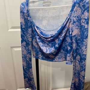 Romantic low cut long sleeve crop top